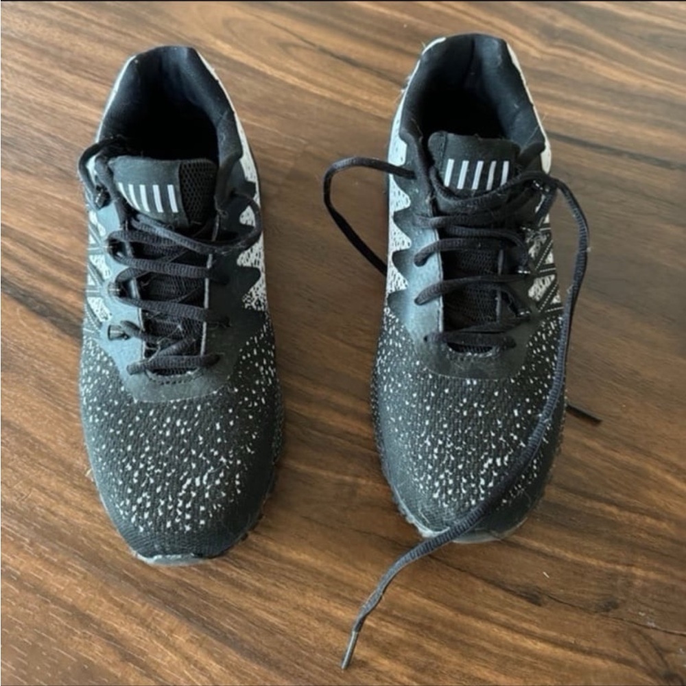 Men’s Clark’s Sneakers • 8